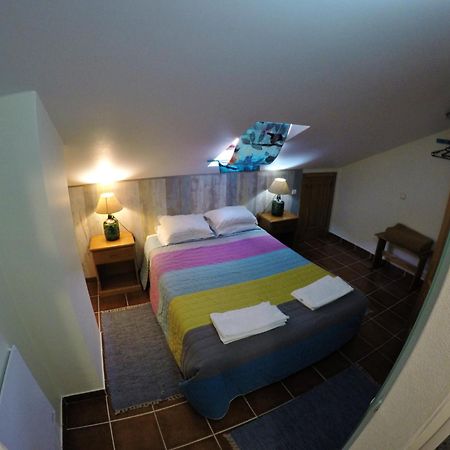Supertubos Beach Hostel Atouguia Da Baleia Ngoại thất bức ảnh