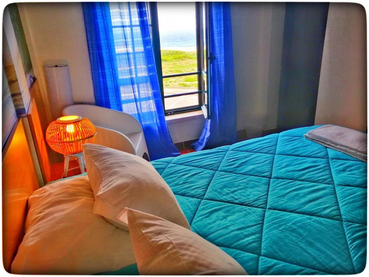 Supertubos Beach Hostel Atouguia Da Baleia Ngoại thất bức ảnh