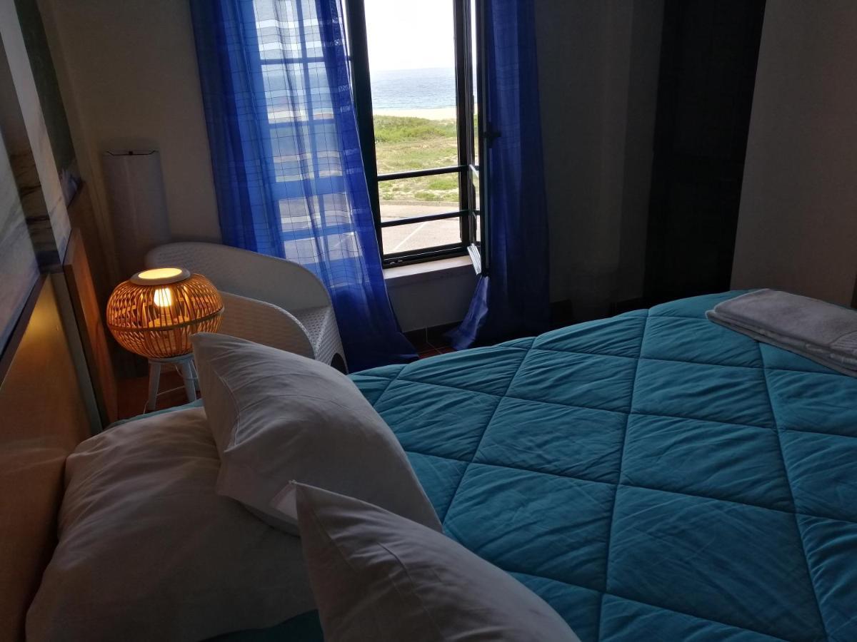 Supertubos Beach Hostel Atouguia Da Baleia Ngoại thất bức ảnh