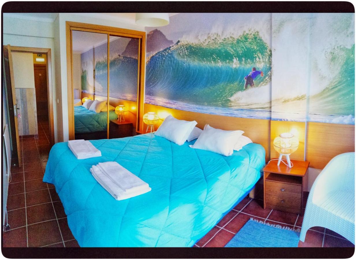 Supertubos Beach Hostel Atouguia Da Baleia Ngoại thất bức ảnh