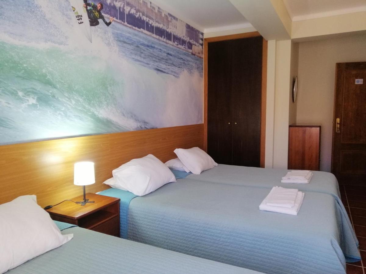 Supertubos Beach Hostel Atouguia Da Baleia Ngoại thất bức ảnh