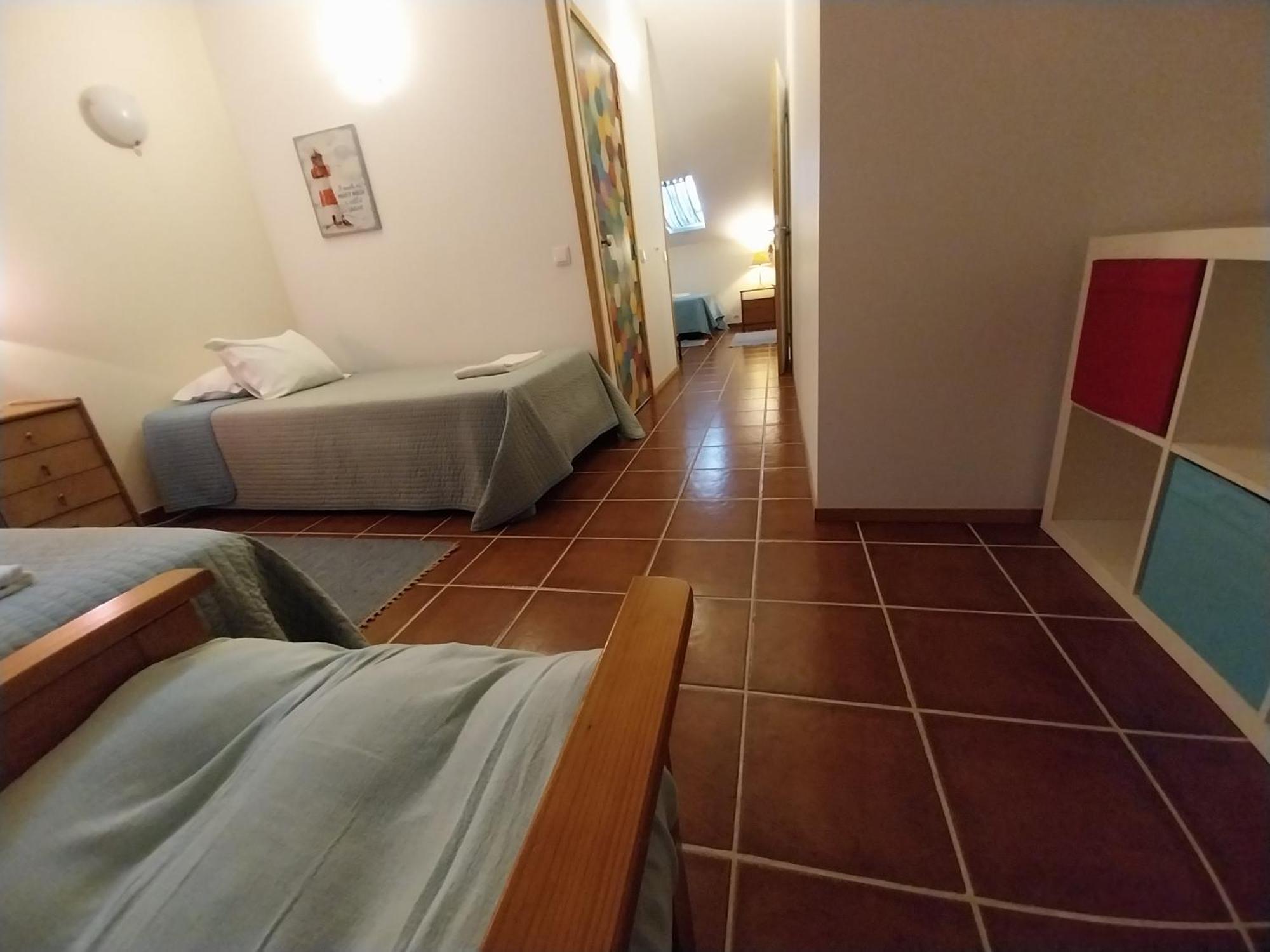 Supertubos Beach Hostel Atouguia Da Baleia Ngoại thất bức ảnh