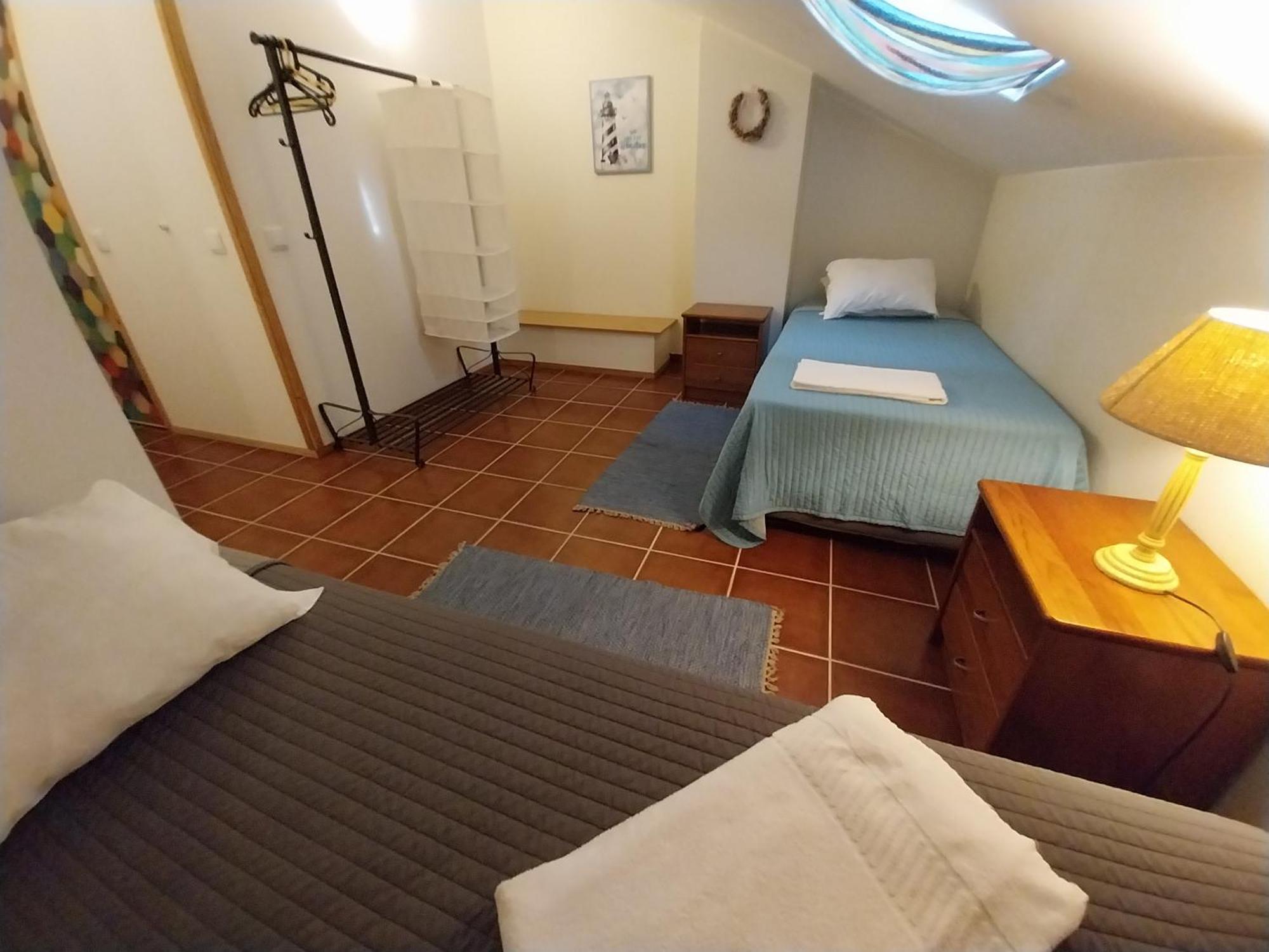 Supertubos Beach Hostel Atouguia Da Baleia Ngoại thất bức ảnh