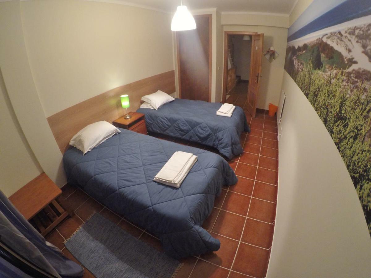 Supertubos Beach Hostel Atouguia Da Baleia Ngoại thất bức ảnh