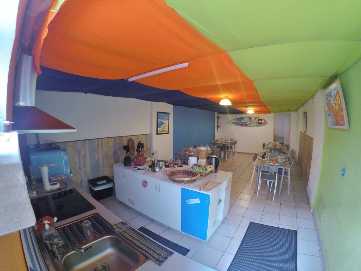 Supertubos Beach Hostel Atouguia Da Baleia Ngoại thất bức ảnh