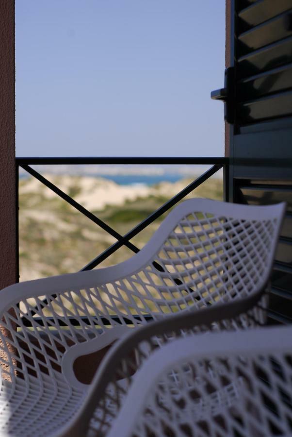Supertubos Beach Hostel Atouguia Da Baleia Ngoại thất bức ảnh