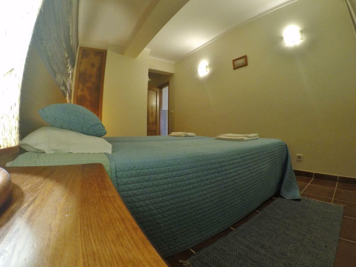 Supertubos Beach Hostel Atouguia Da Baleia Ngoại thất bức ảnh