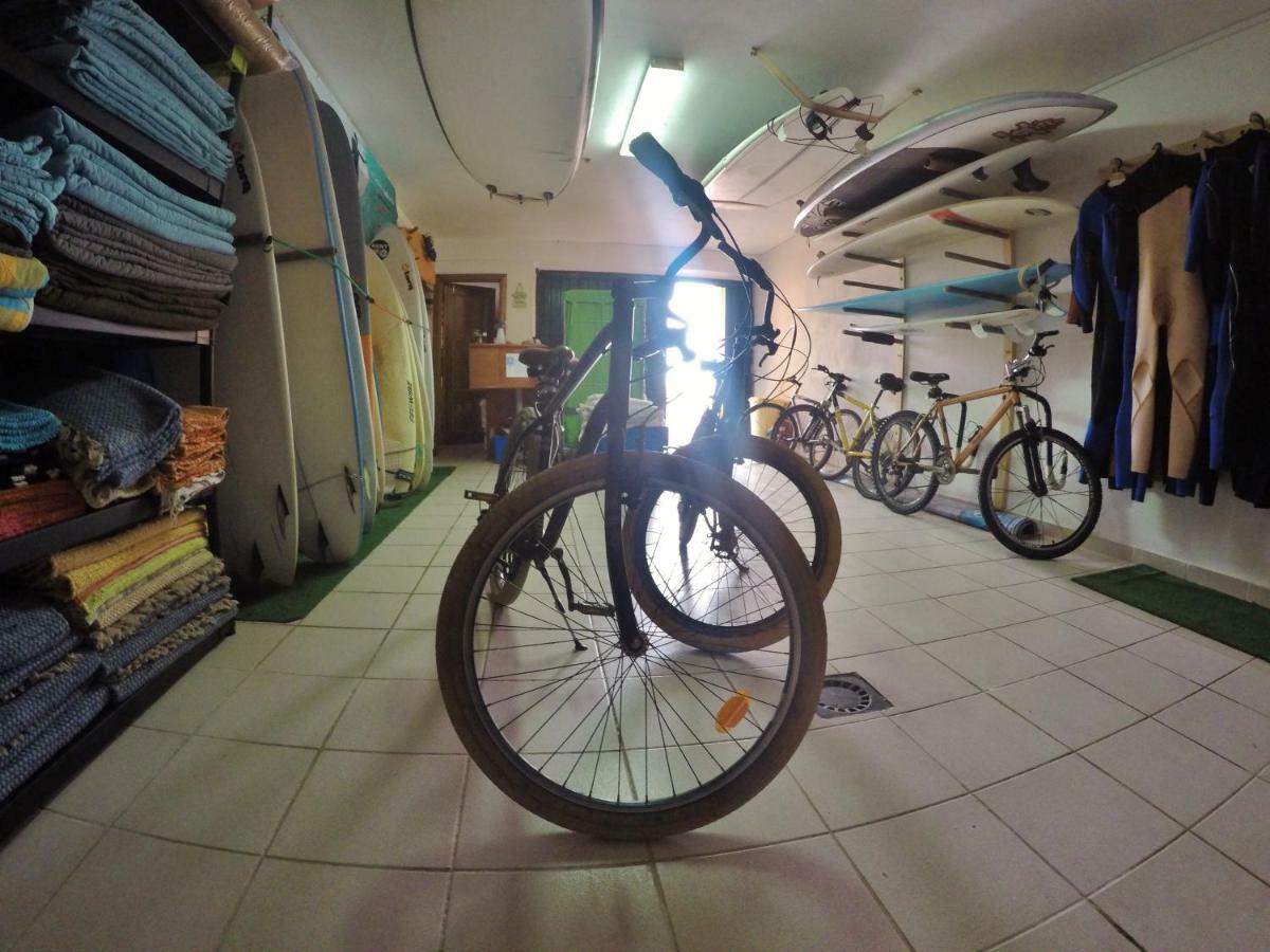 Supertubos Beach Hostel Atouguia Da Baleia Ngoại thất bức ảnh